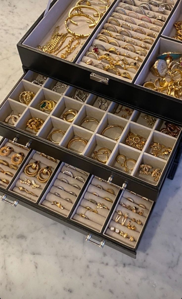 Κοσμήματα (Jewelry)